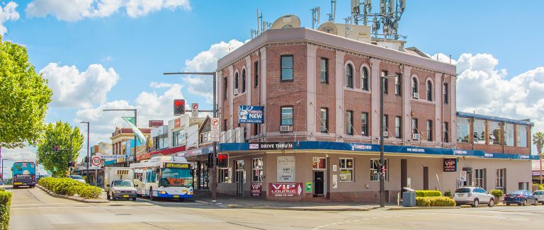 Ex-Wallaby buys Five Dock Hotel within a week