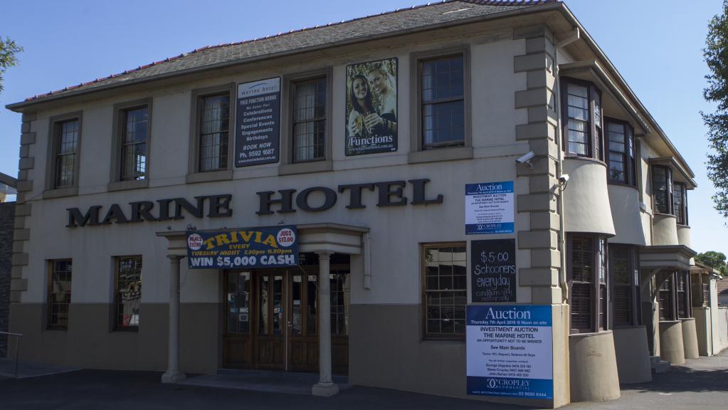 The Marine Hotel is back on the market and could be destined for the sledgehammer. Picture: Richard Serong
