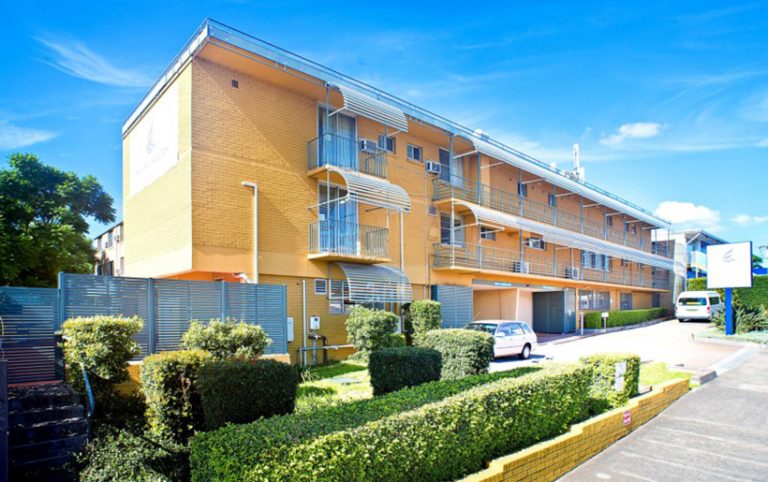 Almost 500 bids at epic Sydney motel auction