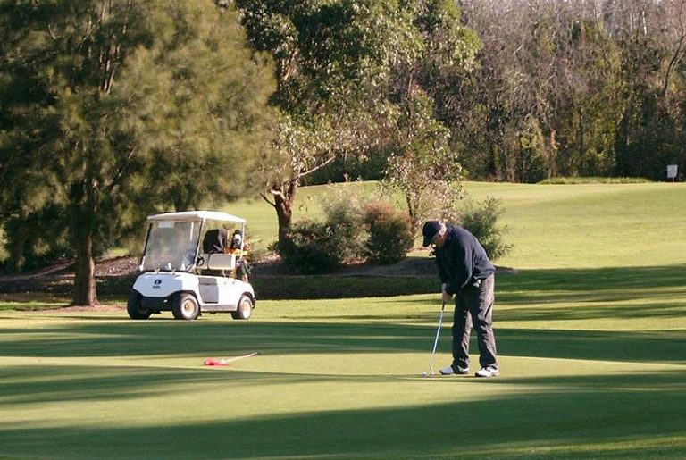 Sydney golf course yours for $3.99m