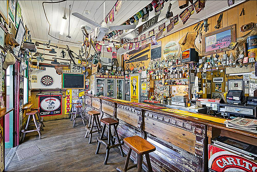 Rudd’s Pub is famous among tourists.