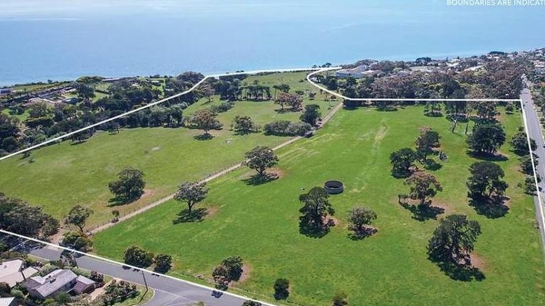 Prized Ansett block offers direct beach access