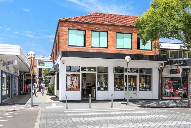 Records smashed as investors target slice of Sydney