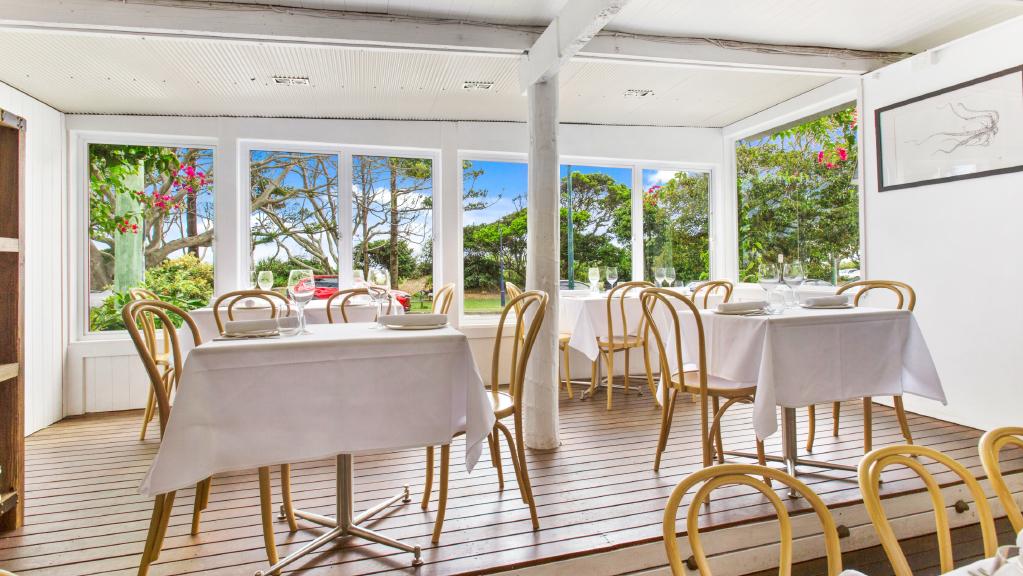 Kingscliff restaurant and beach house fetch 3.2m
