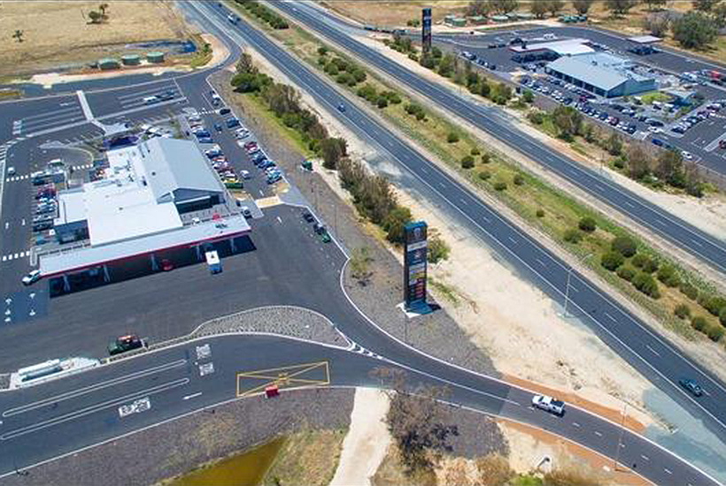 The two Caltex service stations sit either side of the highway.