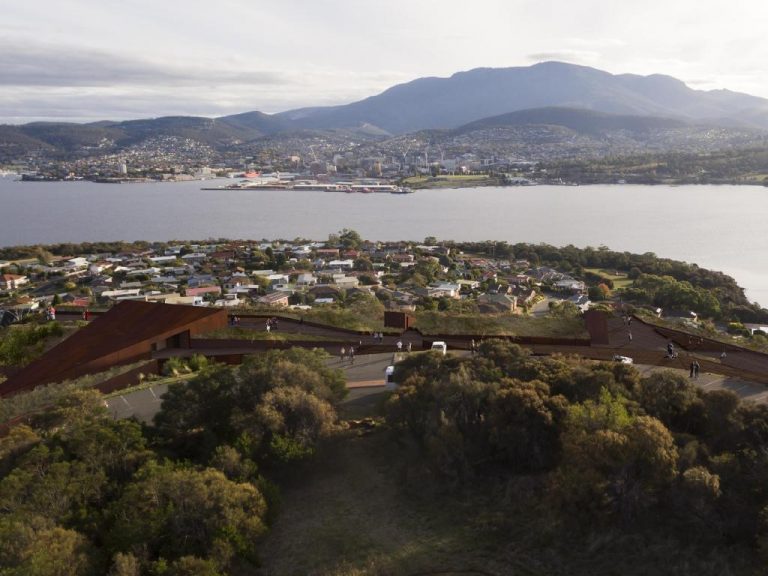Residents fire up against $50m Tasmanian hotel