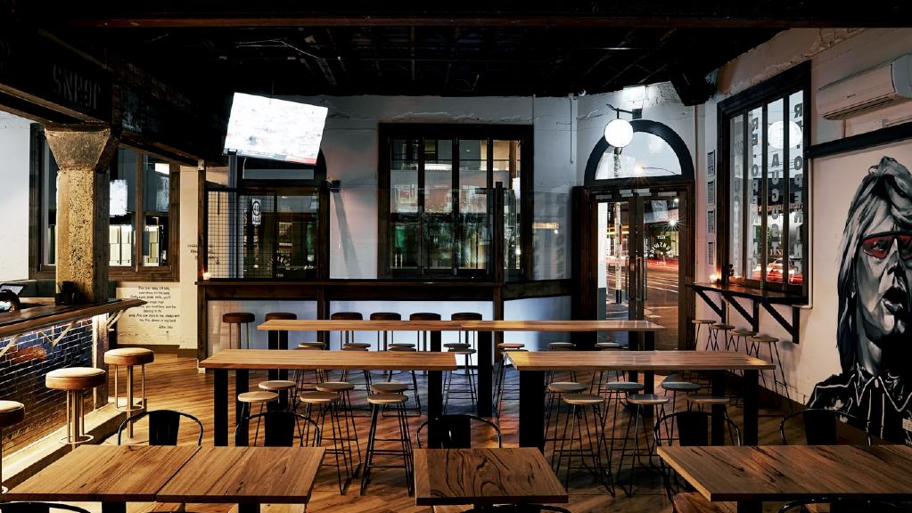 East Brunswick Hotel’s new public bar, featuring a Farnsey mural.