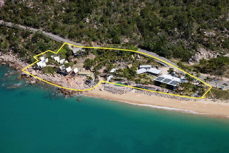 Dreamy QLD backpackers offers beach for your buck