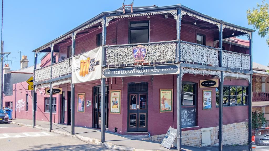 The William Wallace Hotel in Birchgrove has come onto the market.
