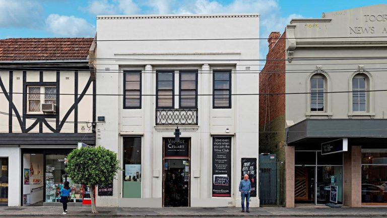 Local buyer beats Hong Kong raider to Toorak shop