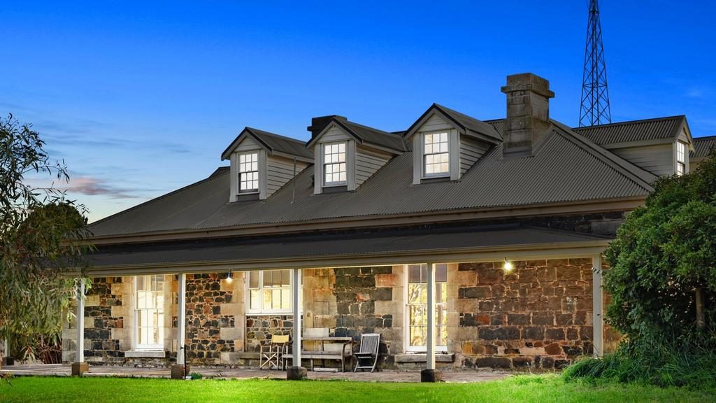 9300ha, nine farm cottages and a magnificent homestead