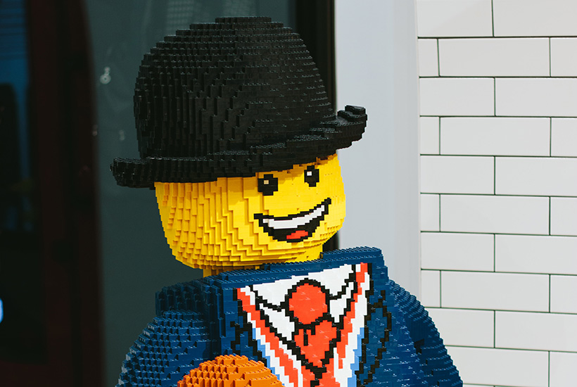 Lego is opening a number of stores across Australia.