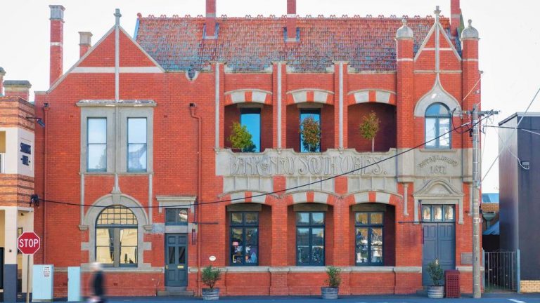 Buyers line up for historic Kyneton bank