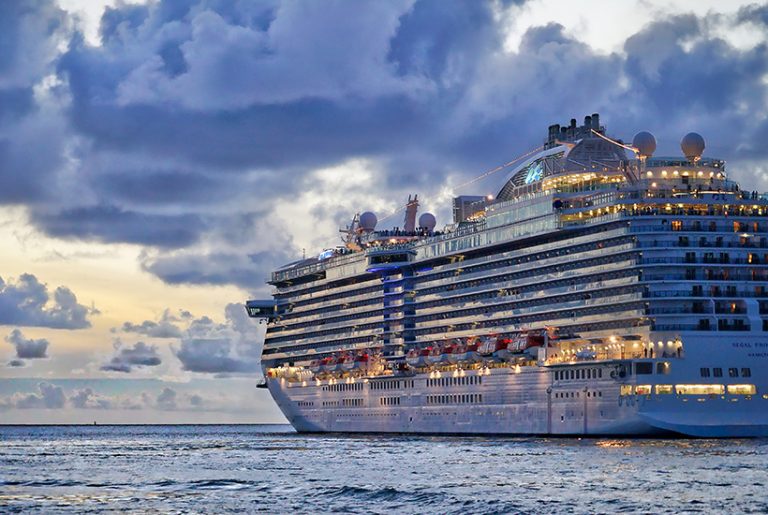 Botany Bay cruise terminal wins billionaire backing