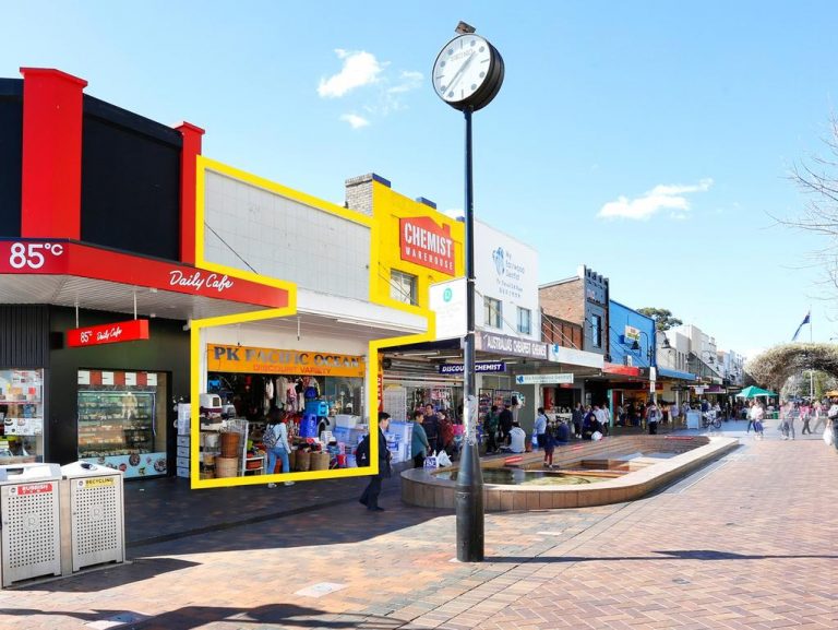 Huge crowd sees Eastwood shop top $7m in once-in-40-years sale