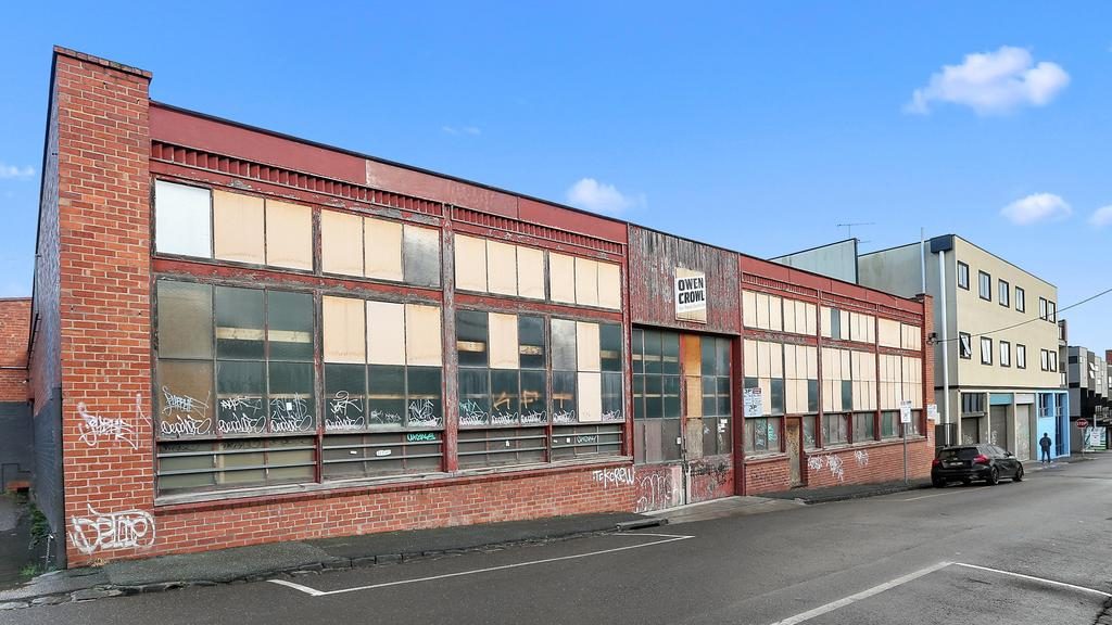 One of the last original 1920s Geelong Red brick warehouses at 2 Market St, Geelong sold for $1.805 million.
