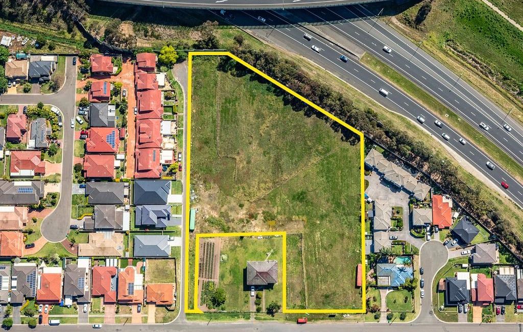 4-46 Maple Road Casula has an existing DA for 29 residential blocks
