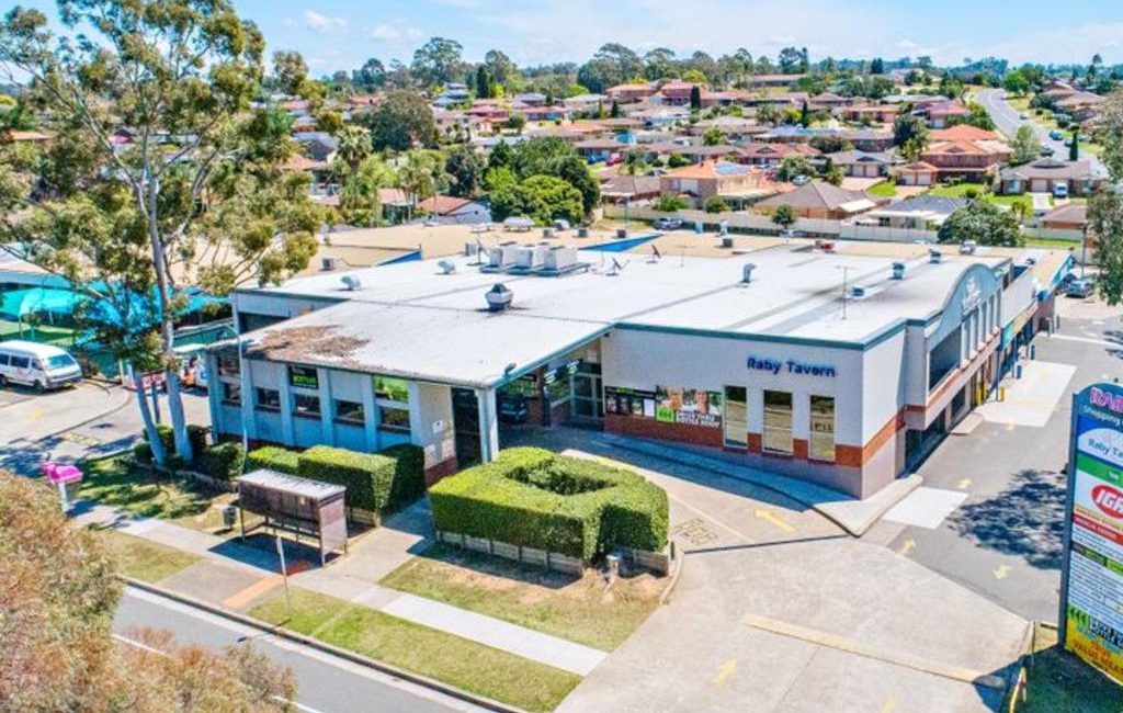 After steadily rising over the previous three weeks, searches in both the buy and lease sections of realcommercial.com.au dipped slightly last week.