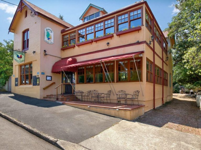 Iconic Blue Mountains restaurant and guestrooms hit the market