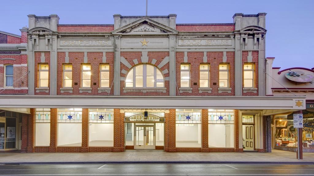 The Ryrie St landmark was previously leased by party supplies retailer Lombards.
