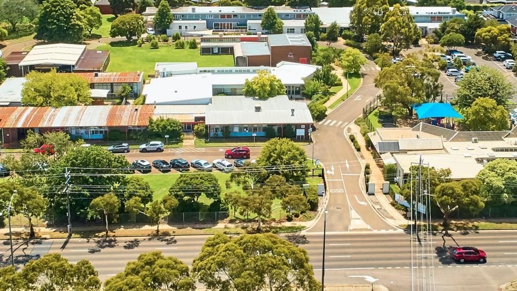 583 Ferntree Gully Rd, Glen Waverley is expect to be developed for townhouses.
