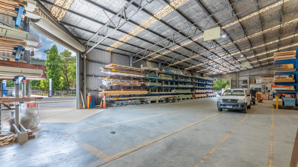 Myrtleford hardware store sees mighty interest