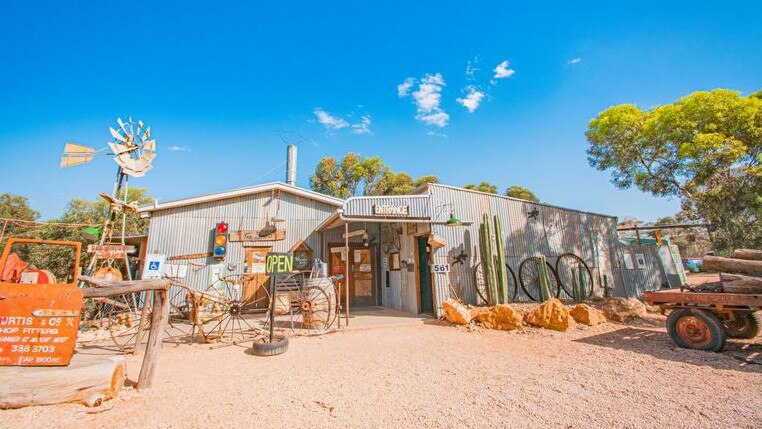 The renowned Mallee Fowl restaurant is on the market.
