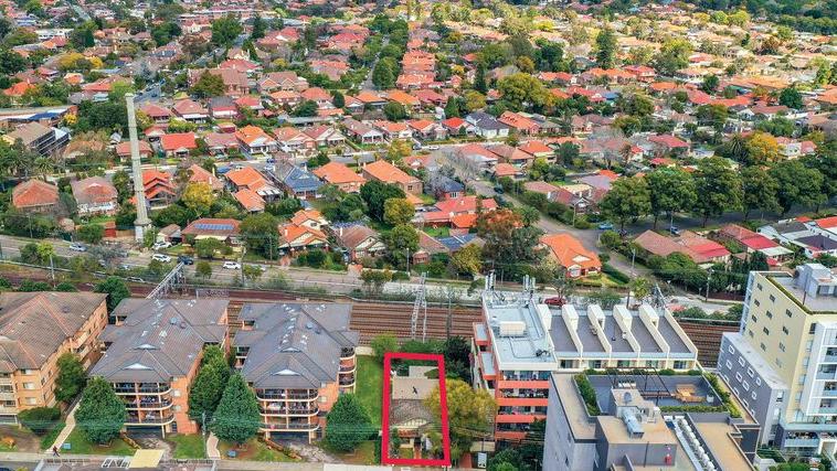 No. 14A Grosvenor St at Croydon is on the market with a development upside.