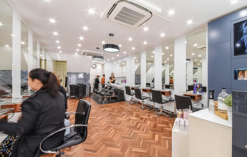 The hairdresser has a strong following.
