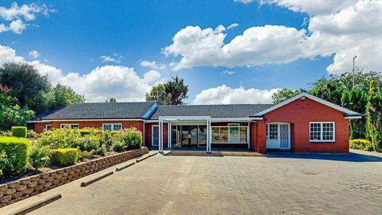 The Morphett Vale properties at 304,306 and 308 Main South Road are up for grabs. Pic: realcommercial.com.au/sale
