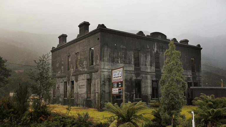 Abandoned pub in Tasmanian ghost town has new owner