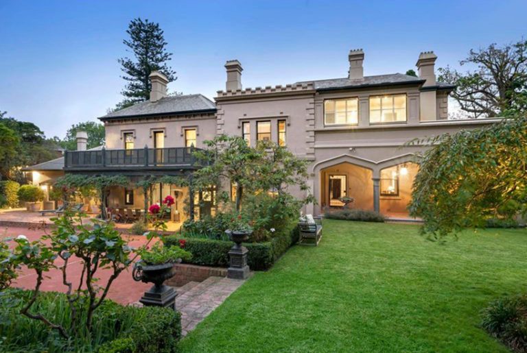 Developers give mansion market a push