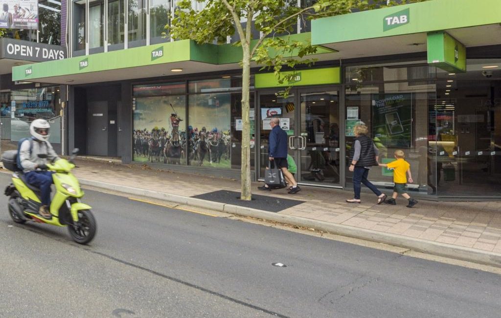 Big-ticket Neutral Bay TAB site sells at auction for $3.4 million