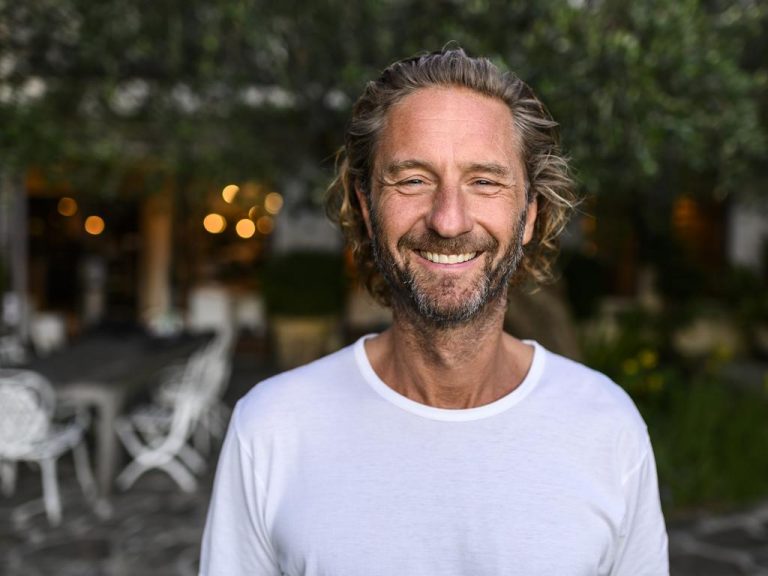 Merivale boss Justin Hemmes buys The Whale Inn in Narooma