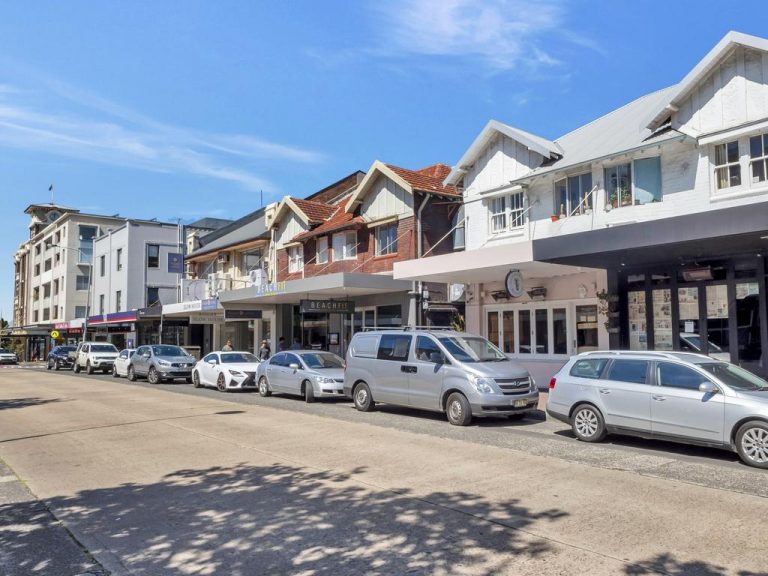 Bondi Beach Curlewis St shops may sell for $17m amid Covid lockdown rebound