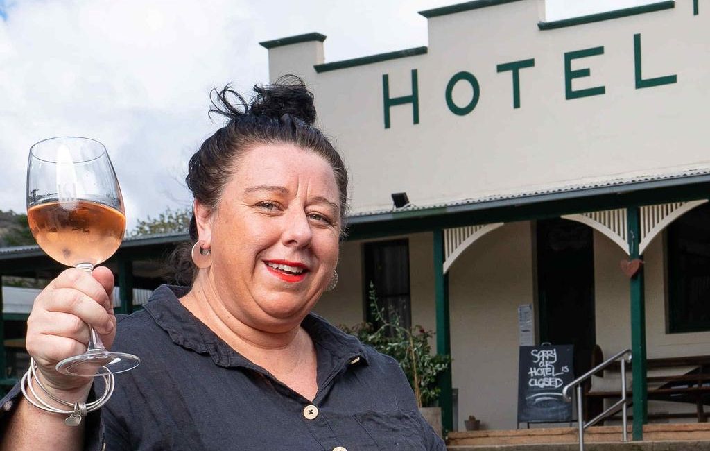 Granya Hotel publicans list jet ski pub, farm stay on Lake Hume