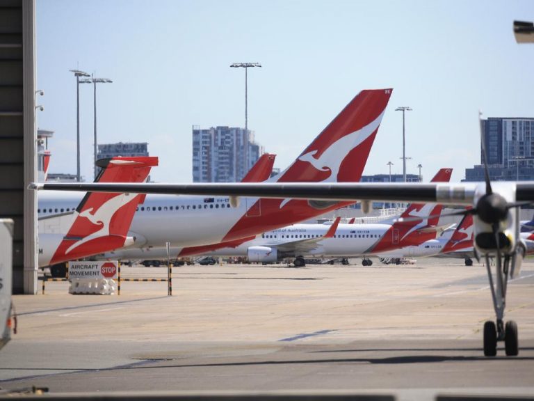 Qantas sells Sydney Airport site to LOGOS and AustralianSuper for $802m