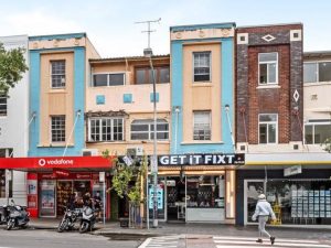 Bondi Beach, Hall St, shop and apartment owners band together to sell to developers with $20m price guide