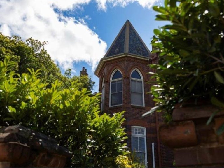 Historic Santa Maria Convent, 75-77 Byng Street, Orange, NSW up for lease