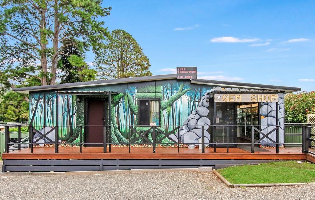 Springbrook home business offers sparkling opportunity