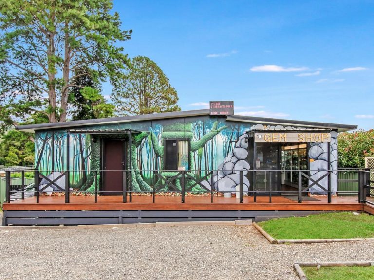 Springbrook home business offers sparkling opportunity