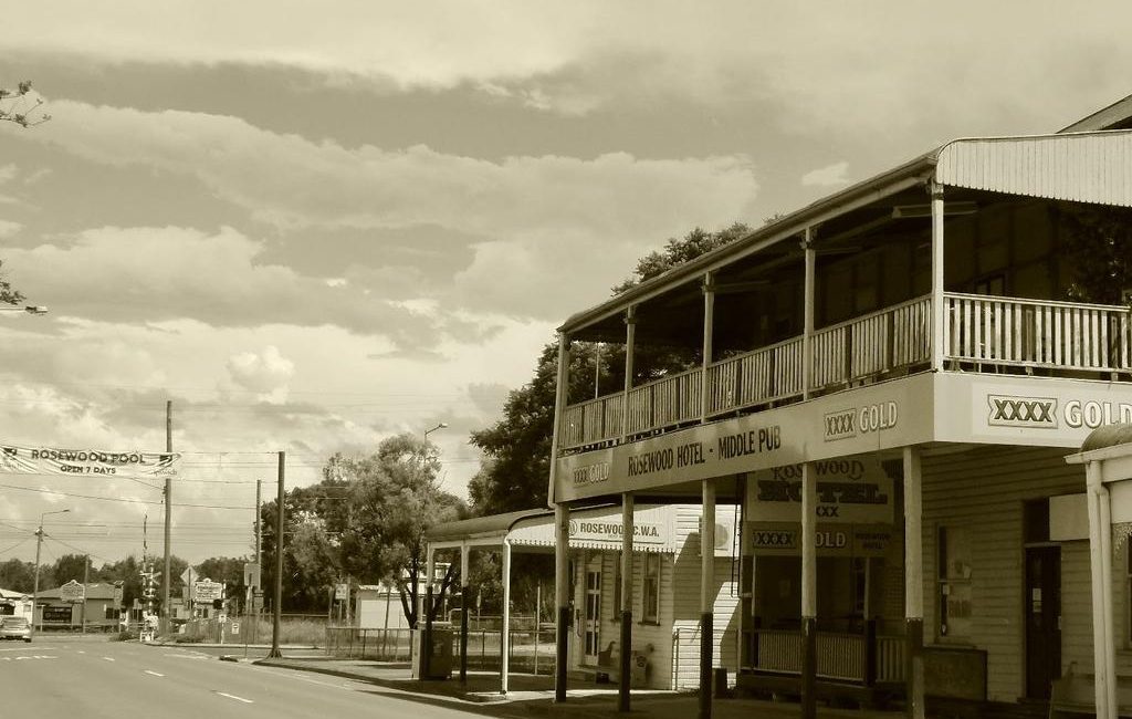 New owner for haunted QLD pub with two ghosts