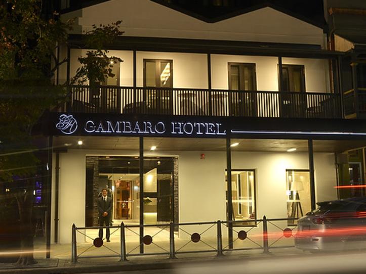 Pub investors keep records tumbling as other sectors stagnate on rising interest rates