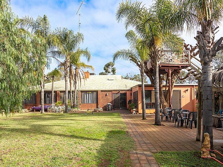 Iconic Riverland backpackers hostel hits the market