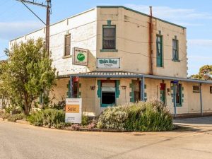 Historic SA hotel can be yours for less than $300,000