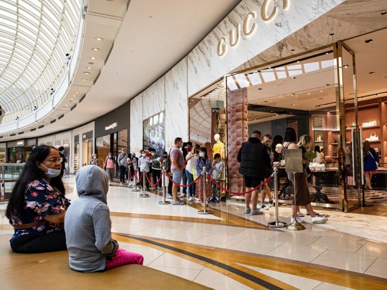 Luxury shoppers helping spur city retail recovery