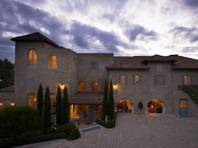Luxurious Villa Howden to be sold in multimillion dollar deal