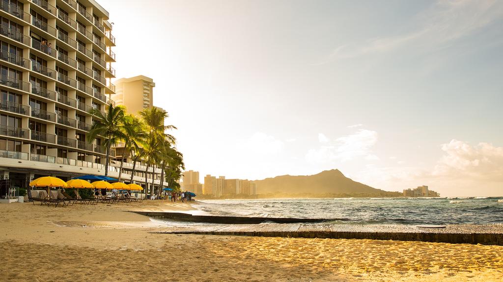 Supplied Travel ESCAPE DEALS AUGUST 7 2022 Outrigger Reef Waikiki Resort in Hawaii.
For use with Luxury Escapes copy