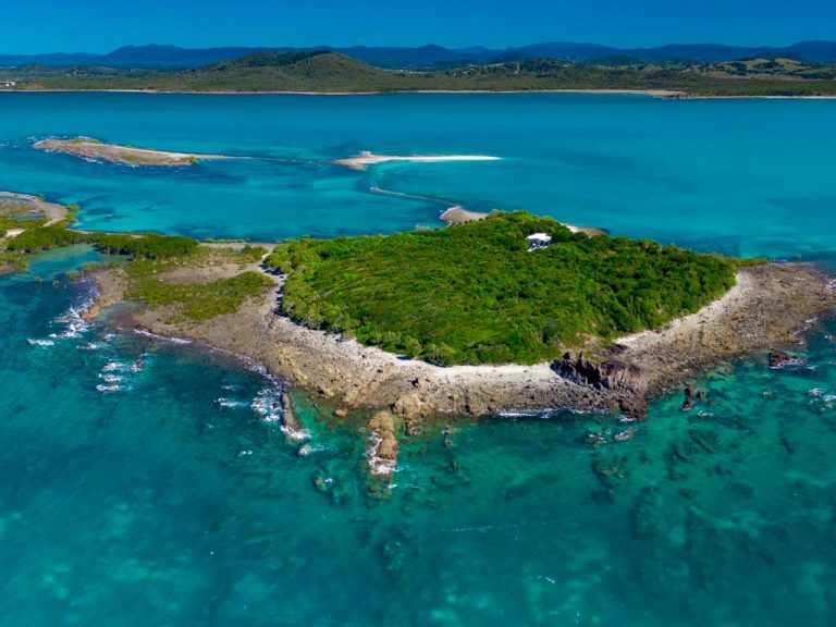 Queensland’s 100 per cent off-grid Victor Island sold for $3.656 million