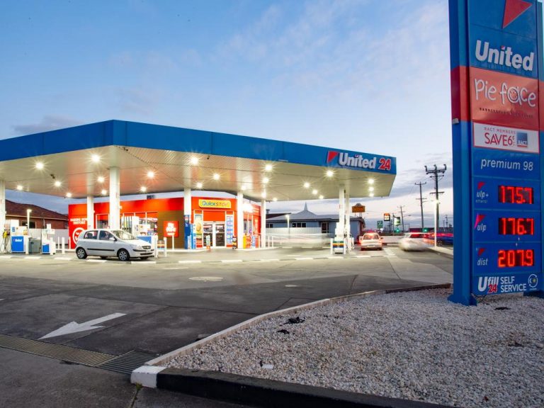 Two Tassie fuel outlets snapped up by private investors